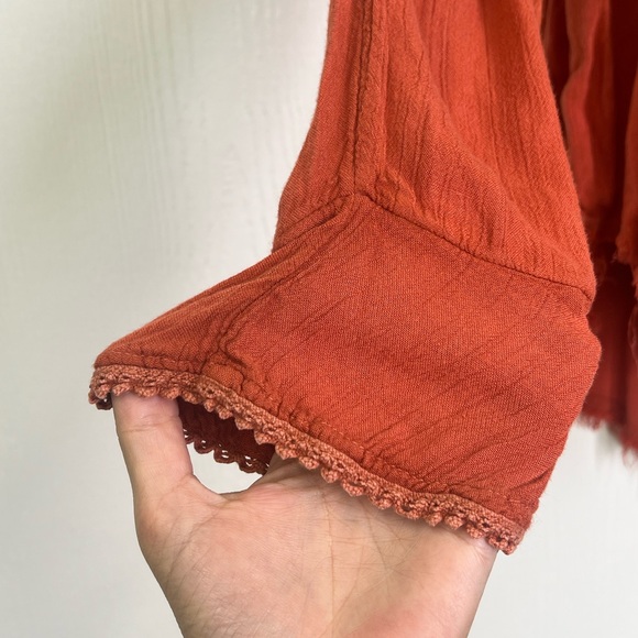 Free People - Blue Bird Boho Lightweight Button Down  Raw Edge blouse Size S - Picture 7 of 12